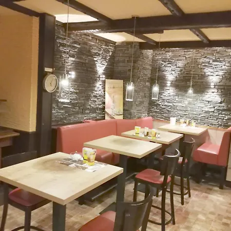 Land-hotel Zum Schwan, Garni E-ladestationen, Naehe Phantasialand Naehe Palmenparadies Euskirchen Szálloda 3*