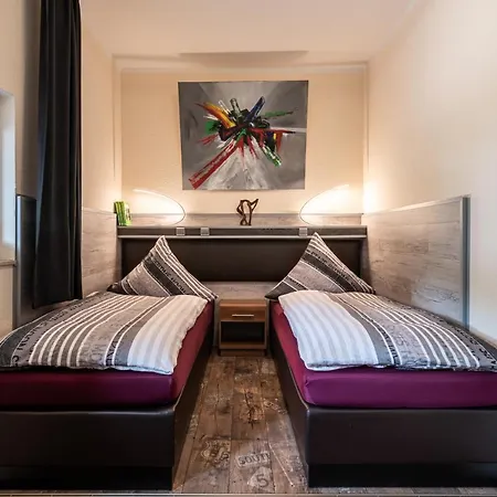 Land-hotel Zum Schwan, Garni E-ladestationen, Naehe Phantasialand Naehe Palmenparadies Euskirchen 3* Weilerswist
