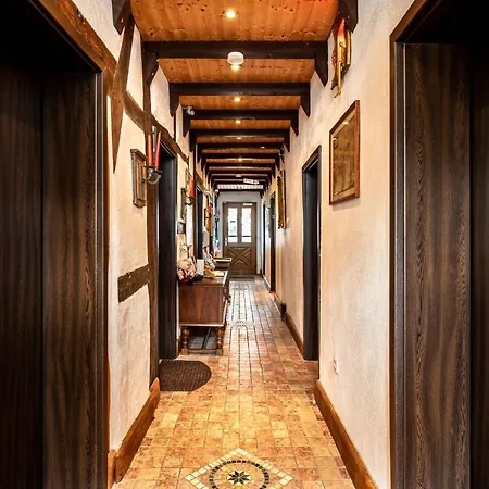 Land-Hotel Zum Schwan, Garni E-Ladestationen, -Spaetanreise Moeglich-, Naehe Phantasialand Naehe Palmenparadies Euskirchen