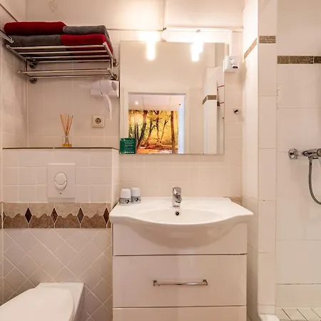 Land-Hotel Zum Schwan, Garni 3 E-Ladestationen, Naehe Phantasialand, Naehe Palmenparadies Euskirchen Weilerswist