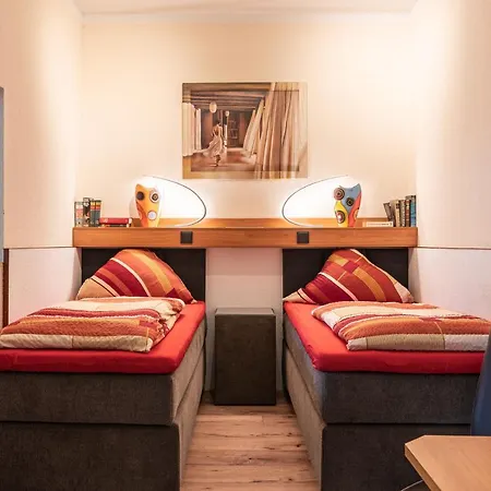 Land-hotel Zum Schwan, Garni E-ladestationen, -spaetanreise Moeglich-, Naehe Phantasialand Naehe Palmenparadies Euskirchen