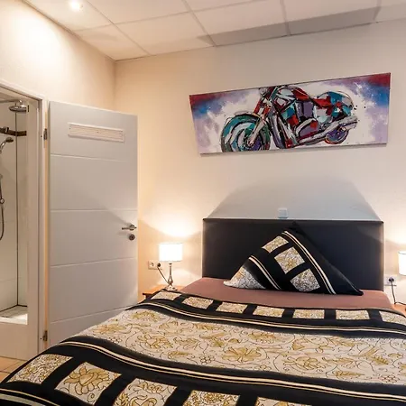 Hotel Land-Hotel Zum Schwan, Garni 3 E-Ladestationen, Naehe Phantasialand, Naehe Palmenparadies Euskirchen Weilerswist