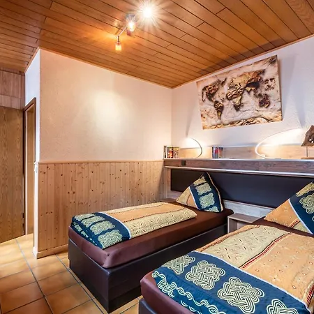 Отель Land-Hotel Zum Schwan, Garni E-Ladestationen, -Spaetanreise Moeglich-, Naehe Phantasialand Naehe Palmenparadies Euskirchen