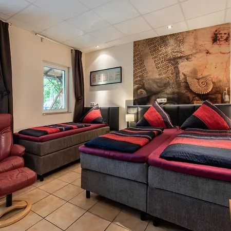 Land-Hotel Zum Schwan, Garni 3 E-Ladestationen, Naehe Phantasialand, Naehe Palmenparadies Euskirchen