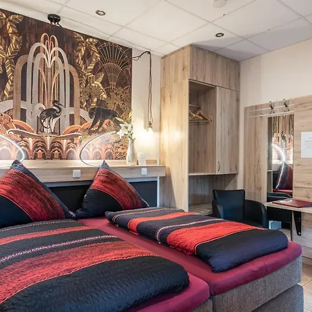 Land-hotel Zum Schwan, Garni E-ladestationen, Naehe Phantasialand Naehe Palmenparadies Euskirchen 3*