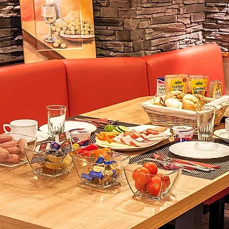 Land-hotel Zum Schwan, Garni E-ladestationen, Naehe Phantasialand Naehe Palmenparadies Euskirchen 3*