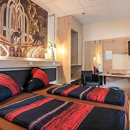 Hotel Land-hotel Zum Schwan, Garni E-ladestationen, Naehe Phantasialand Naehe Palmenparadies Euskirchen Weilerswist