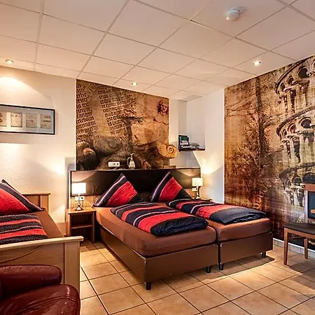 Land-hotel Zum Schwan, Garni E-ladestationen, Naehe Phantasialand Naehe Palmenparadies Euskirchen 3*