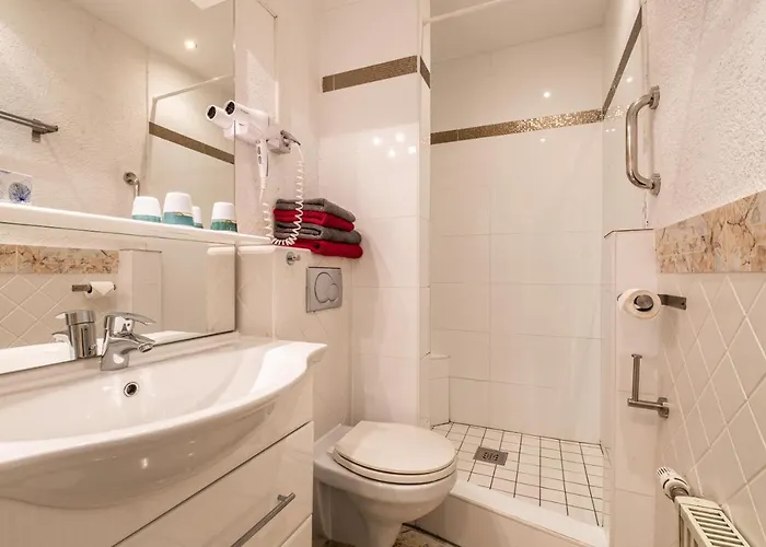 Land-hotel Zum Schwan, Garni E-ladestationen, -spaetanreise Moeglich-, Naehe Phantasialand Naehe Palmenparadies Euskirchen 3*