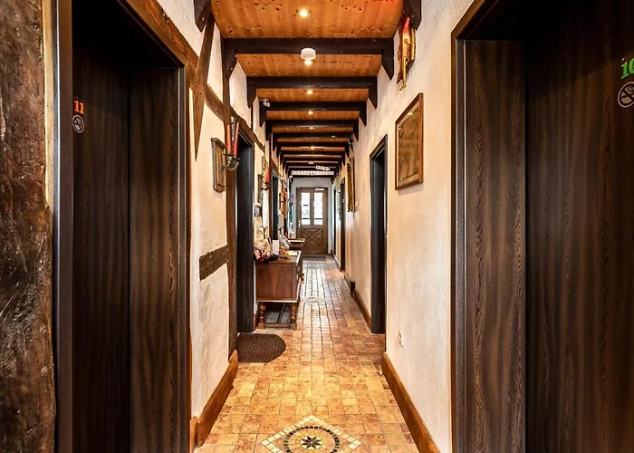 Land-hotel Zum Schwan, Garni E-ladestationen, -spaetanreise Moeglich-, Naehe Phantasialand Naehe Palmenparadies Euskirchen