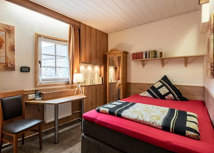 Land-hotel Zum Schwan, Garni E-ladestationen, -spaetanreise Moeglich-, Naehe Phantasialand Naehe Palmenparadies Euskirchen 3* Weilerswist