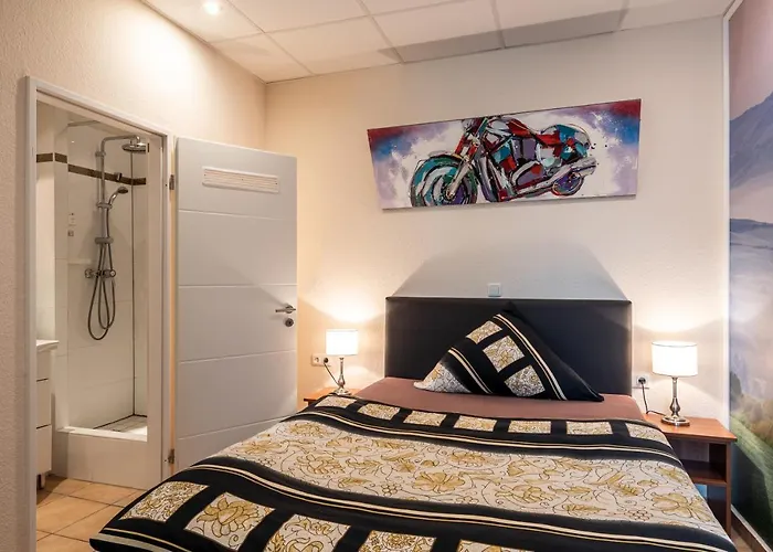 Ξενοδοχείο Land-Hotel Zum Schwan, Garni E-Ladestationen, -Spaetanreise Moeglich-, Naehe Phantasialand Naehe Palmenparadies Euskirchen Weilerswist