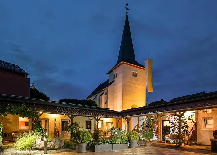 Land-hotel Zum Schwan, Garni E-ladestationen, -spaetanreise Moeglich-, Naehe Phantasialand Naehe Palmenparadies Euskirchen 3*